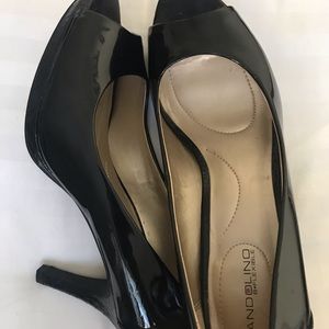 Bandolino peep toe pumps